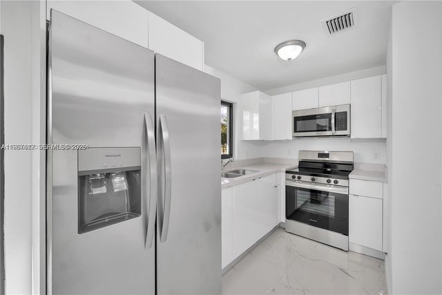 673 NW 14th St, Florida City, FL 33034