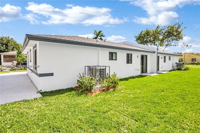 673 NW 14th St, Florida City, FL 33034