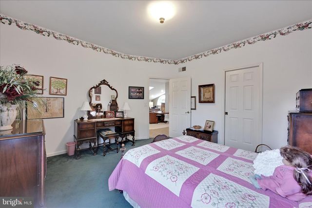 725 BROOKSIDE LN, Lebanon, PA 17042