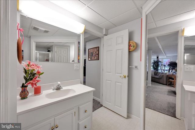 725 BROOKSIDE LN, Lebanon, PA 17042