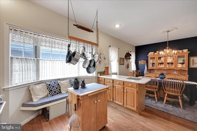 725 BROOKSIDE LN, Lebanon, PA 17042