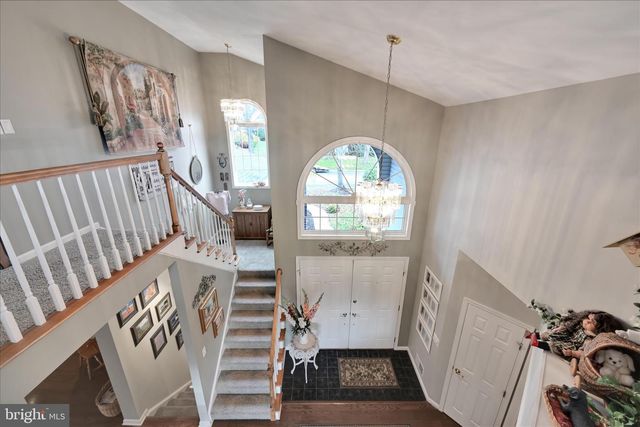 725 BROOKSIDE LN, Lebanon, PA 17042