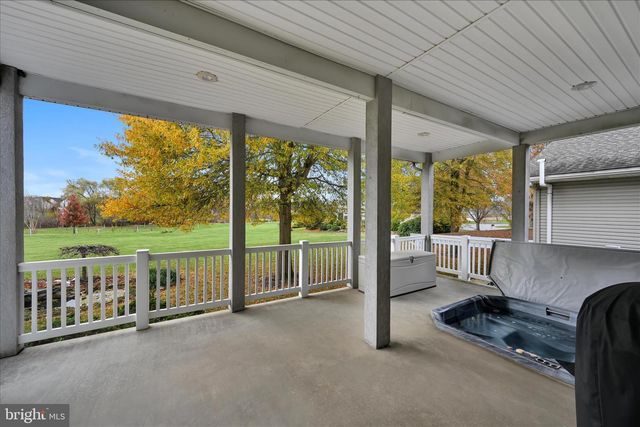 725 BROOKSIDE LN, Lebanon, PA 17042