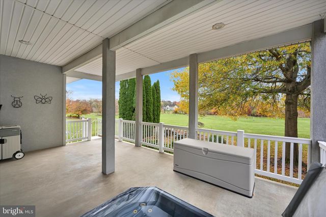 725 BROOKSIDE LN, Lebanon, PA 17042