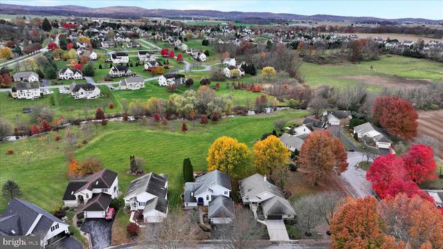 725 BROOKSIDE LN, Lebanon, PA 17042