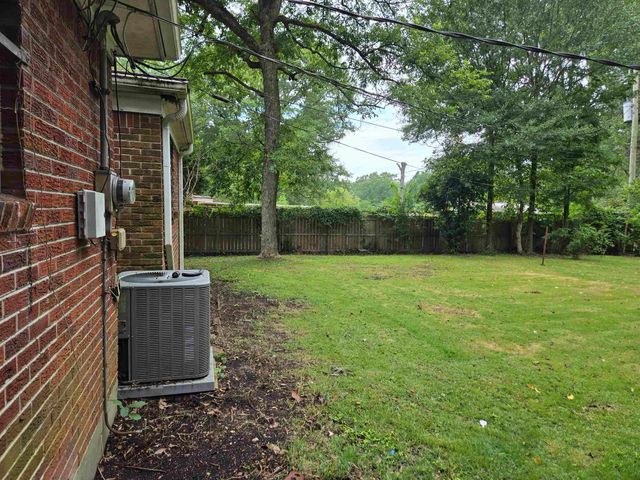 1568 ROLLING HILLS DR, Memphis, TN 38127