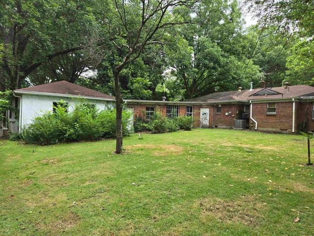 1568 ROLLING HILLS DR, Memphis, TN 38127
