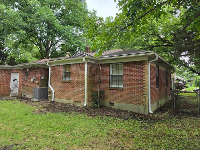 1568 ROLLING HILLS DR, Memphis, TN 38127