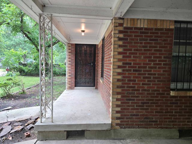 1568 ROLLING HILLS DR, Memphis, TN 38127