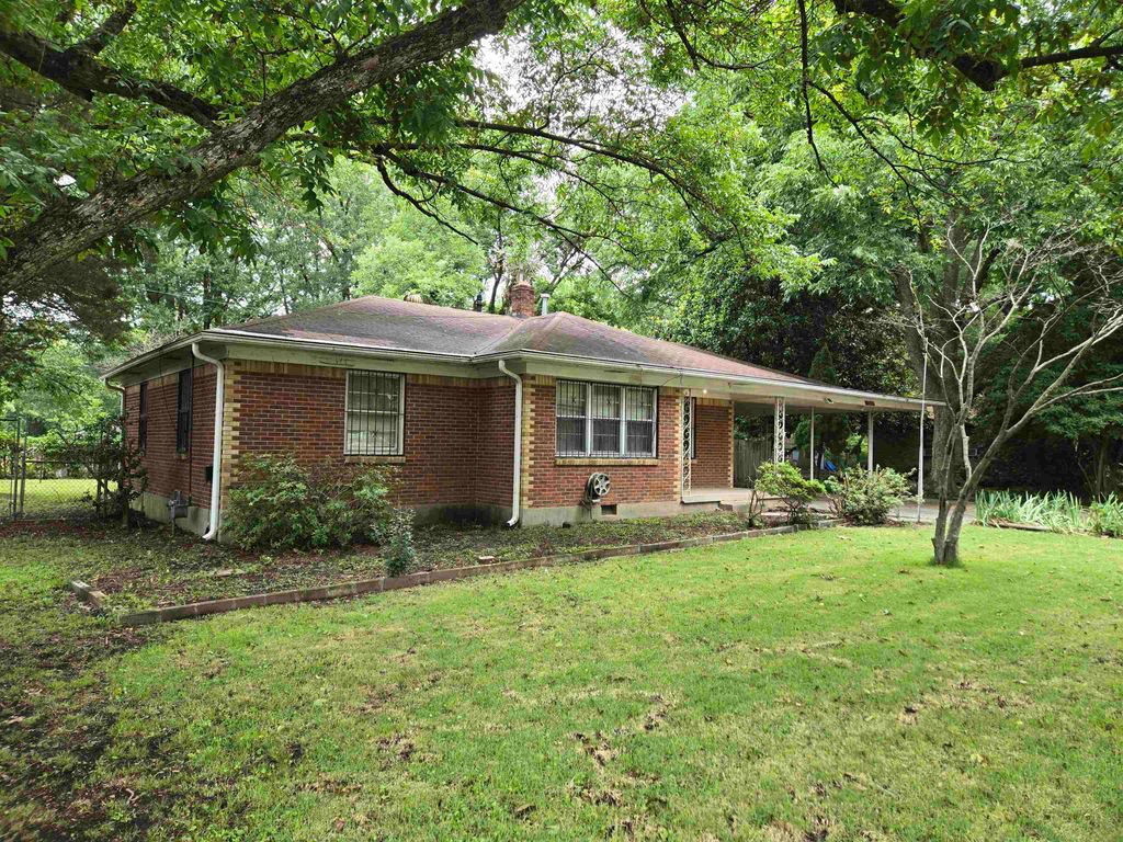 1568 ROLLING HILLS DR, Memphis, TN 38127