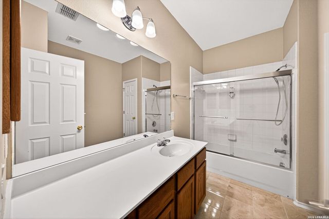 7811 MCGOWEN FLD, San Antonio, TX 78227