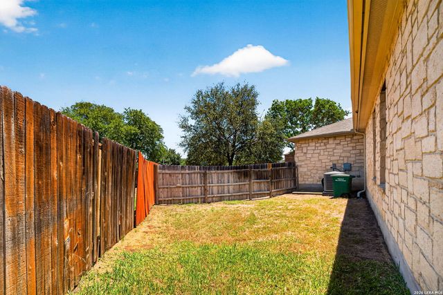 7811 MCGOWEN FLD, San Antonio, TX 78227