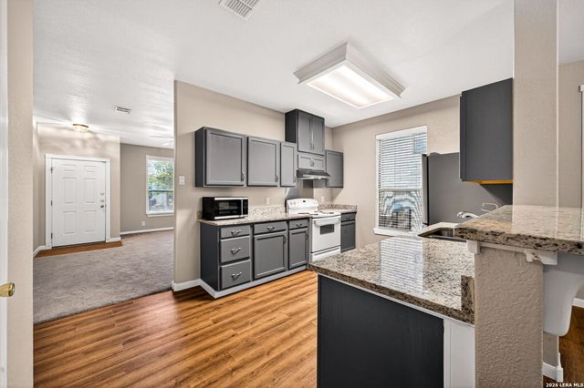 7811 MCGOWEN FLD, San Antonio, TX 78227