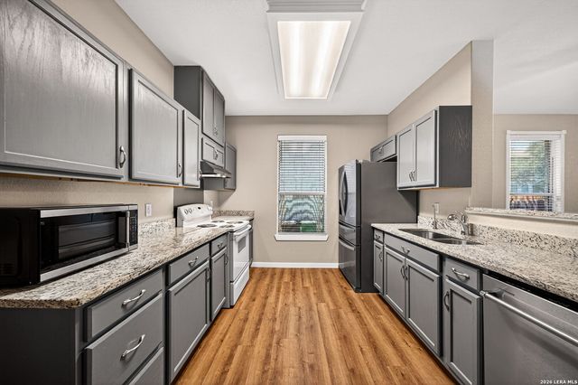 7811 MCGOWEN FLD, San Antonio, TX 78227