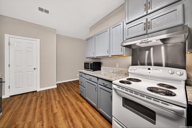 7811 MCGOWEN FLD, San Antonio, TX 78227