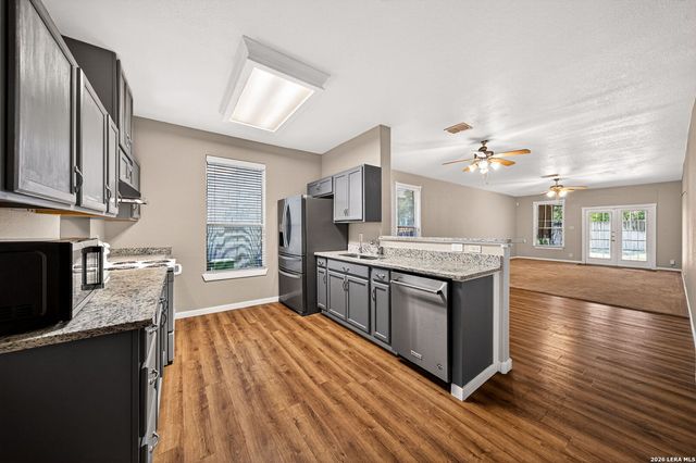 7811 MCGOWEN FLD, San Antonio, TX 78227