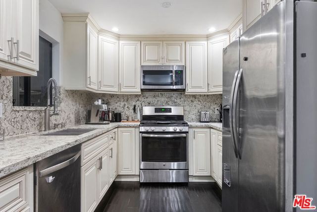 2216 S Bentley Avenue 11, Los Angeles, CA 90064