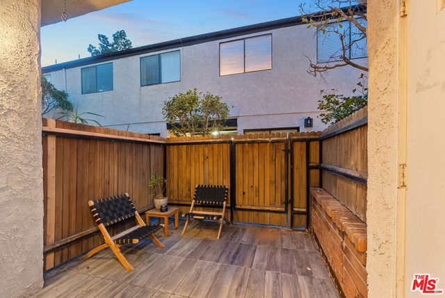 2216 S Bentley Avenue 11, Los Angeles, CA 90064