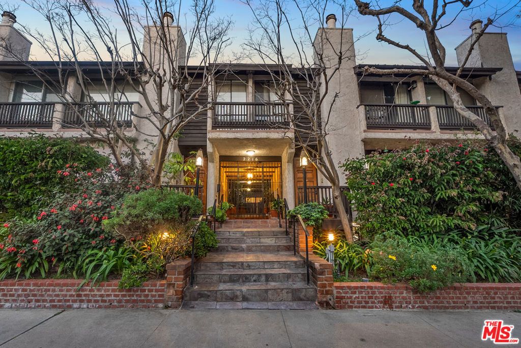 2216 S Bentley Avenue 11, Los Angeles, CA 90064