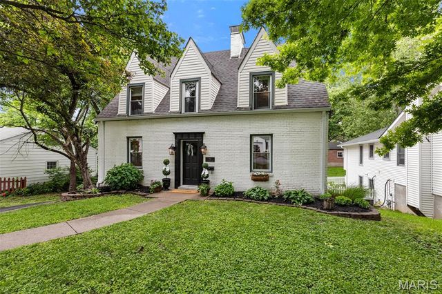 996 N Woodlawn Avenue, Kirkwood, MO 63122