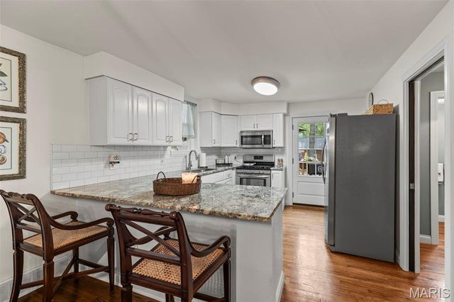 996 N Woodlawn Avenue, Kirkwood, MO 63122