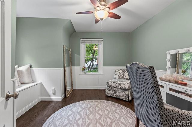 996 N Woodlawn Avenue, Kirkwood, MO 63122