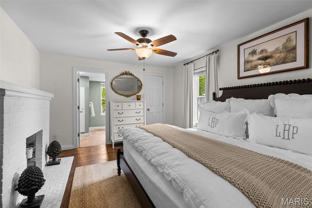 996 N Woodlawn Avenue, Kirkwood, MO 63122