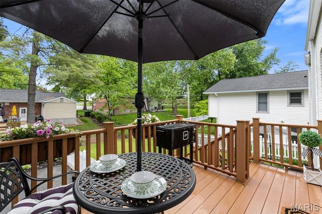 996 N Woodlawn Avenue, Kirkwood, MO 63122