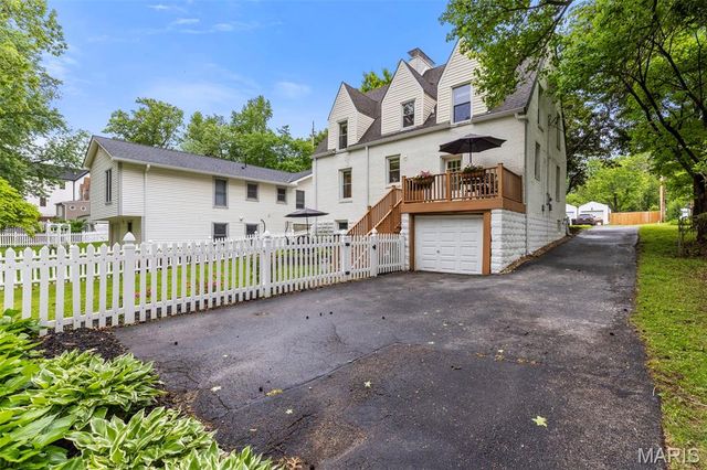 996 N Woodlawn Avenue, Kirkwood, MO 63122