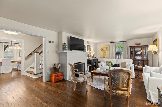 996 N Woodlawn Avenue, Kirkwood, MO 63122