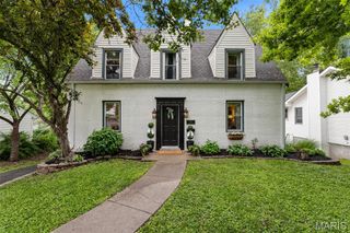996 N Woodlawn Avenue, Kirkwood, MO 63122