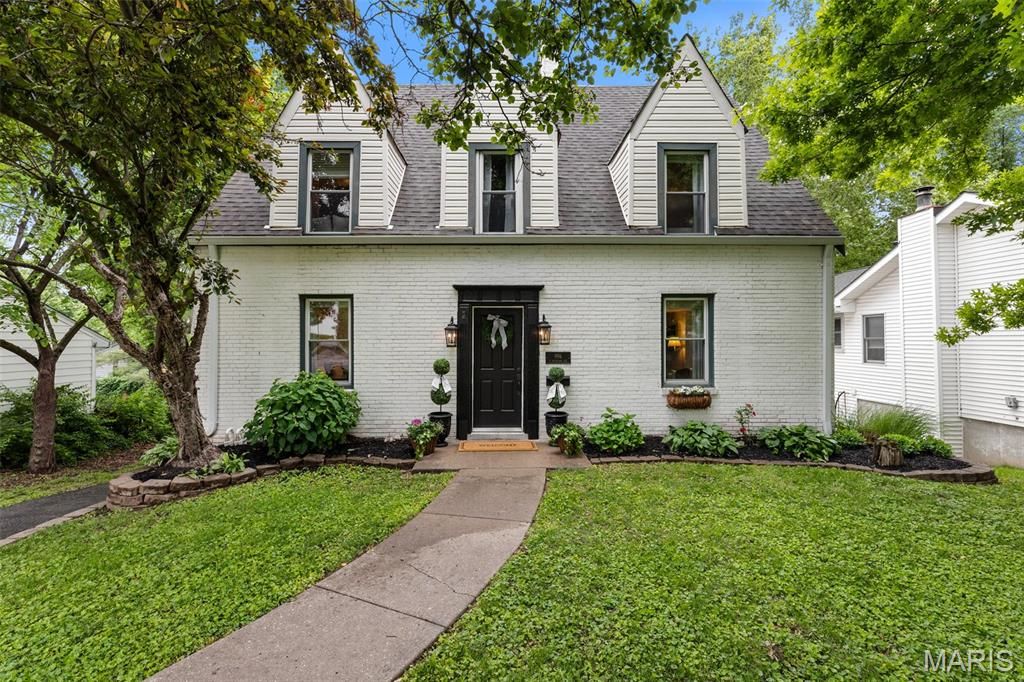 996 N Woodlawn Avenue, Kirkwood, MO 63122