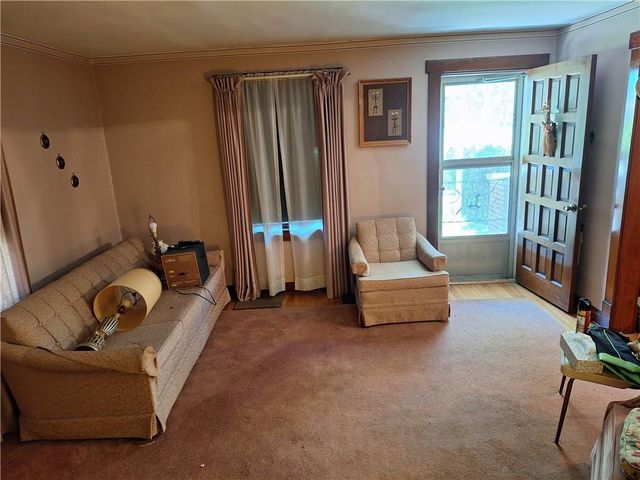 210 N Glenwood Avenue, Sugar Creek, MO 64053