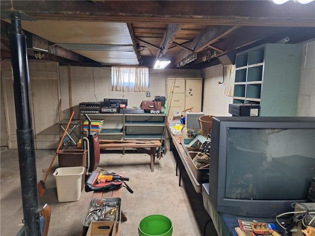 210 N Glenwood Avenue, Sugar Creek, MO 64053
