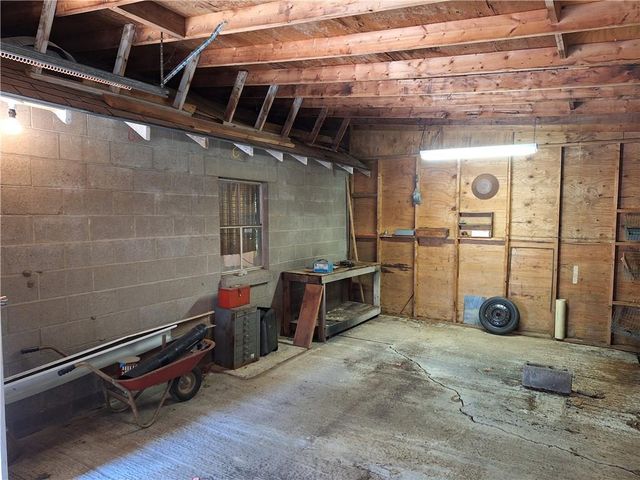 210 N Glenwood Avenue, Sugar Creek, MO 64053