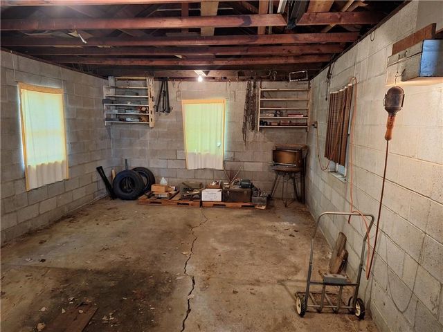 210 N Glenwood Avenue, Sugar Creek, MO 64053