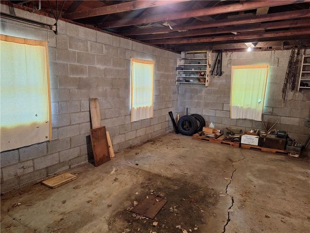 210 N Glenwood Avenue, Sugar Creek, MO 64053