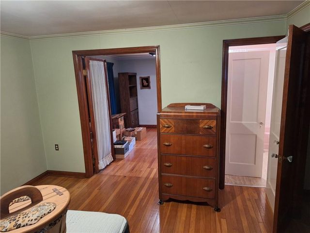 210 N Glenwood Avenue, Sugar Creek, MO 64053