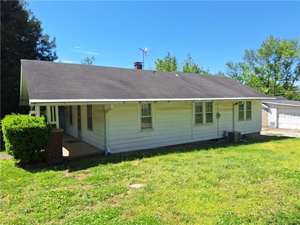 210 N Glenwood Avenue, Sugar Creek, MO 64053