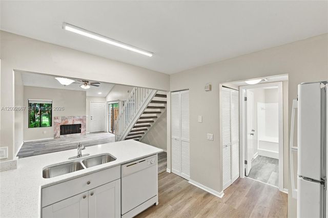 4120 Palm Bay Circle, West Palm Beach, FL 33406