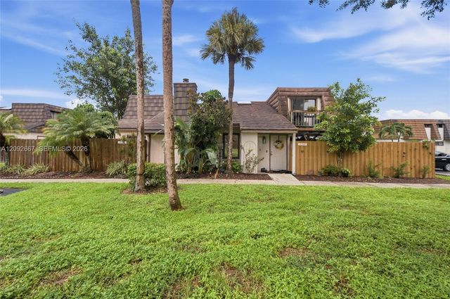 4120 Palm Bay Circle, West Palm Beach, FL 33406