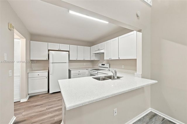 4120 Palm Bay Circle, West Palm Beach, FL 33406