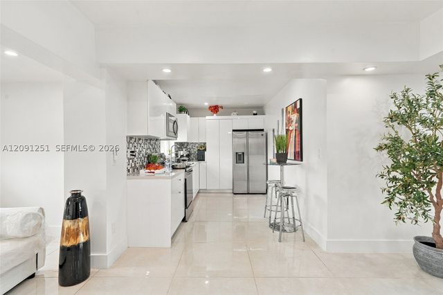 1055 NE 144th St, North Miami, FL 33161