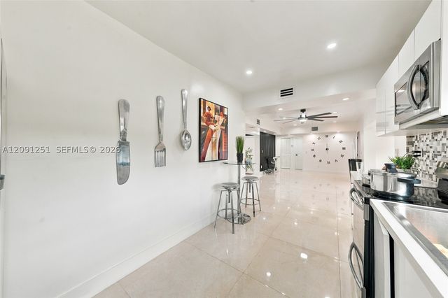 1055 NE 144th St, North Miami, FL 33161