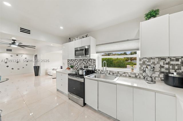 1055 NE 144th St, North Miami, FL 33161