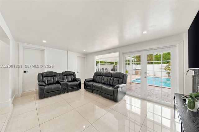 1055 NE 144th St, North Miami, FL 33161