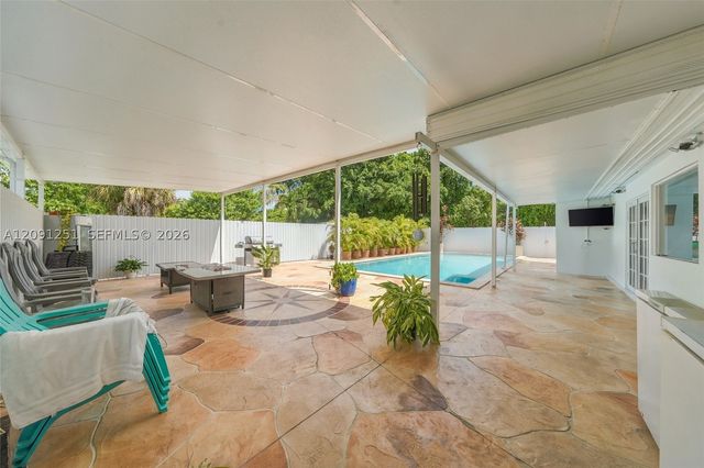 1055 NE 144th St, North Miami, FL 33161