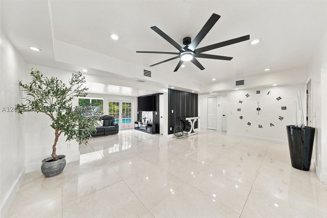 1055 NE 144th St, North Miami, FL 33161