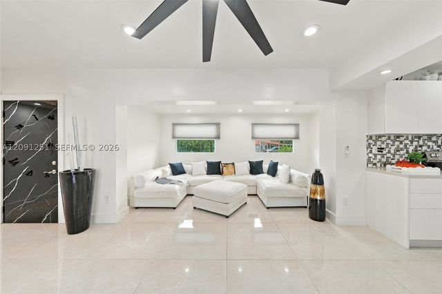 1055 NE 144th St, North Miami, FL 33161