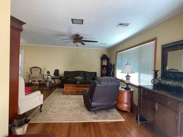 1416 Jameson, Benton, AR 72015